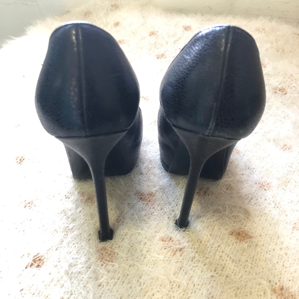 YSL Tribtoo Black Pebbled Leather Platform Pumps - Picture 5 of 8